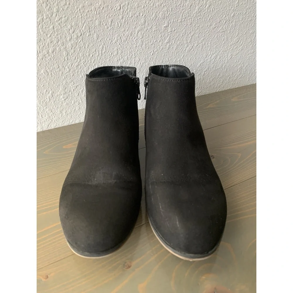 Cat Jack Kids Black Suede Ankle Boots Size 4  Zipper Side Flat Sole